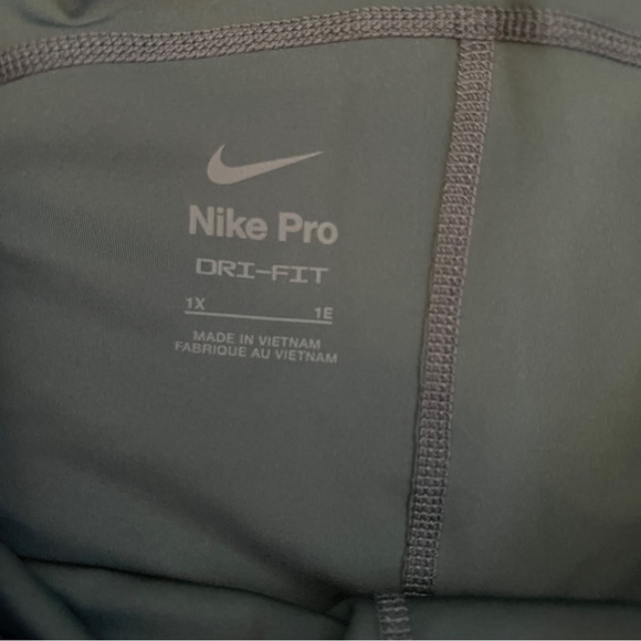 Nike Pro Mid-Rise 7/8 Leggings - Picture 10 of 10